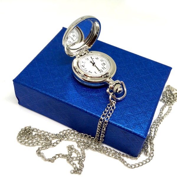 Годинник кулон на ланцюжку Дівчинка