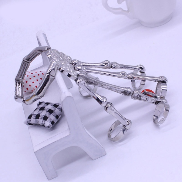 Браслет женский на резинке Кисть скелет