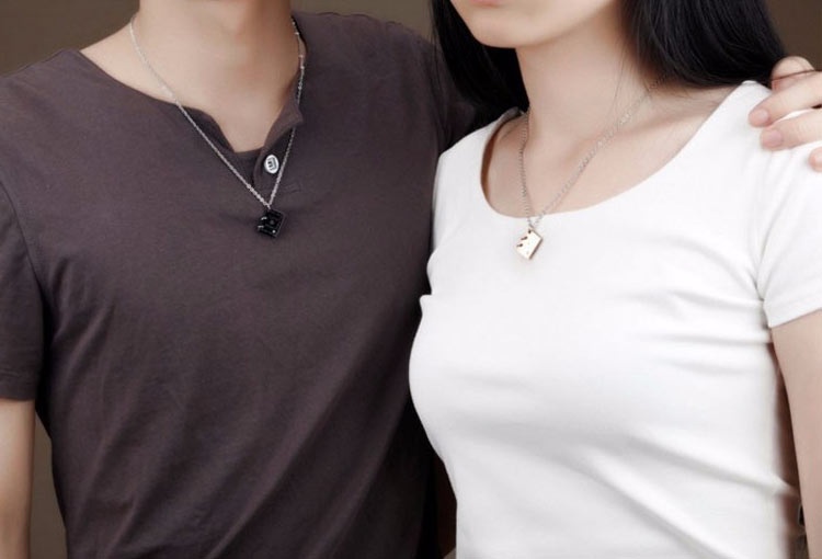 Парный кулон для влюбленный из стали Книга