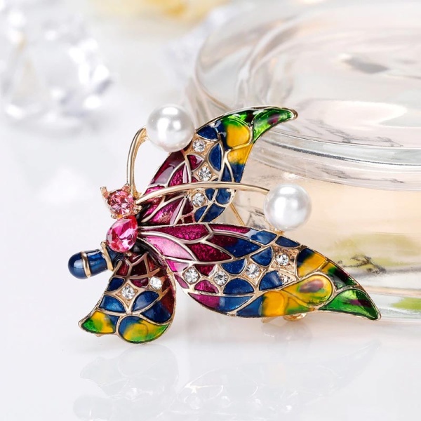 Брошь бабочка Бусины