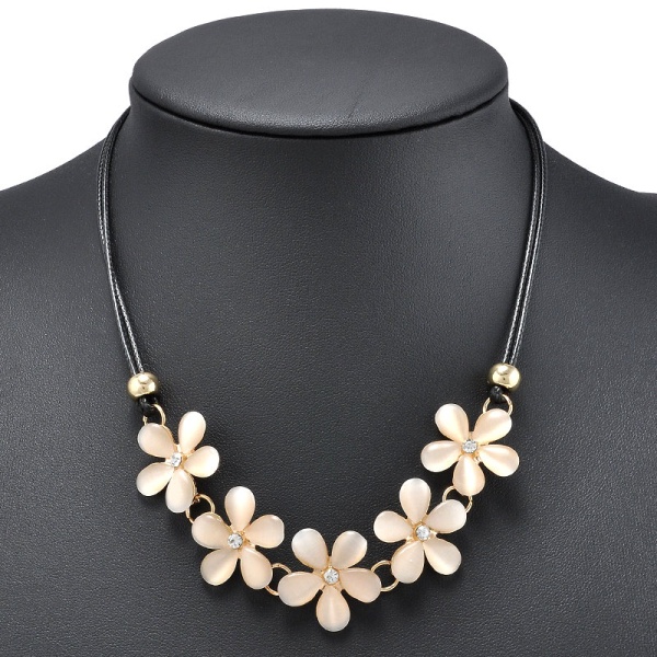 Кольє Квіточка на шкіряному шнурку