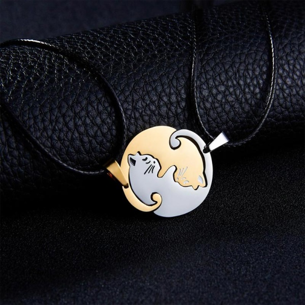 Парный кулон для влюблённых из стали Коты. Двойные кулоны Кошки на шнурках