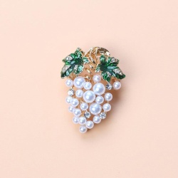 Брошка білий виноград