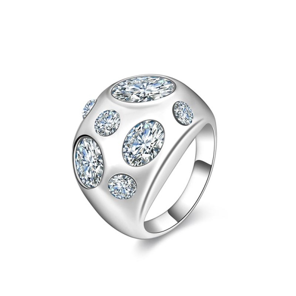 Золота каблучка з фіанітами.