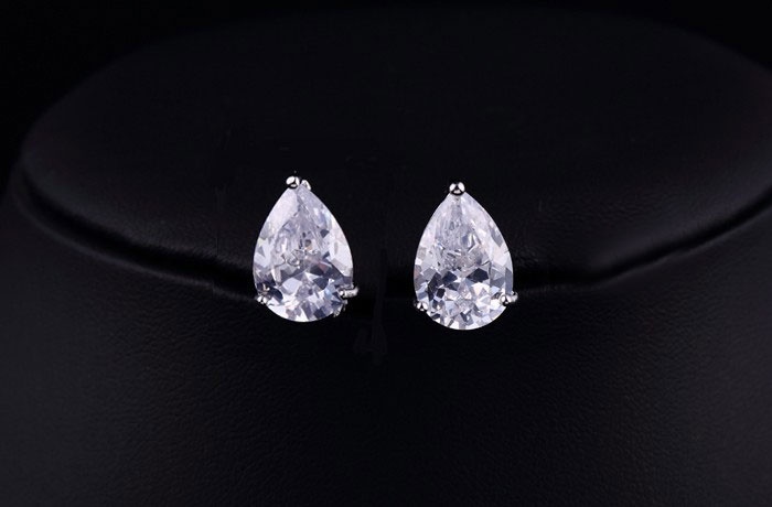 Сережки кліпси Крапелька із кристалом циркону