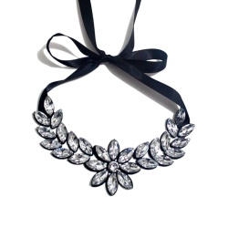 Колье Кристальное с атласной лентой