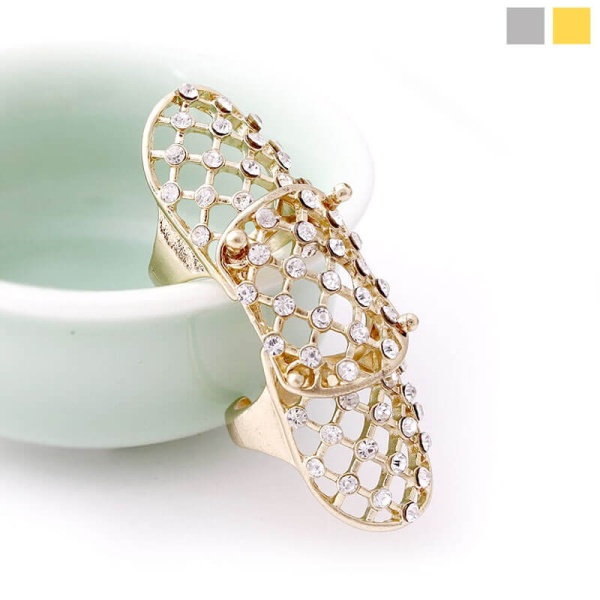 Довге кільце на весь палець.