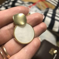 Сережки з перламутром.