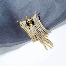 Брошка вільна дівчина