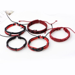 Кожаный набор браслетов – красный с черным из 5 штук