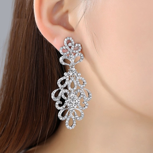 Весільні сережки Амелі з кристалами свароски