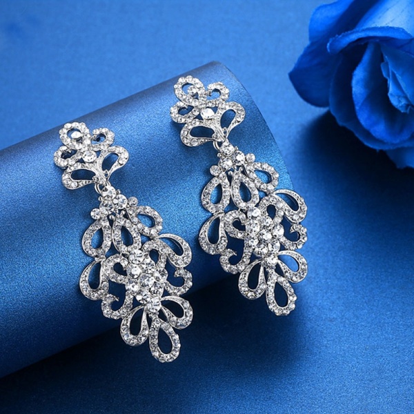 Весільні сережки Амелі з кристалами свароски