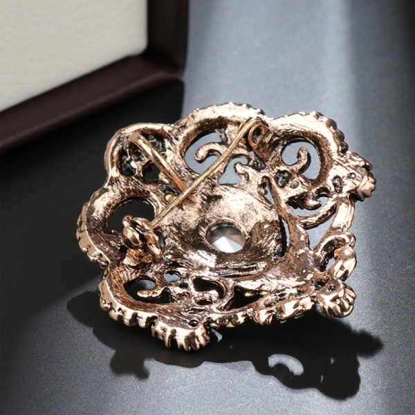 Брошь с камнями lan-3096 