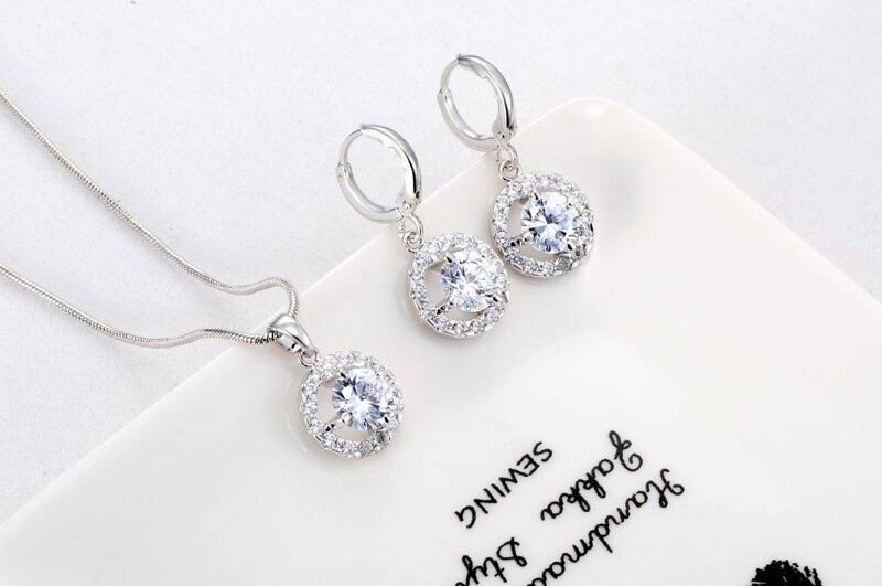 Набор украшений Круг кристалл: кулон и серьги