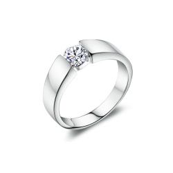 Кольцо с кристаллом Фианит