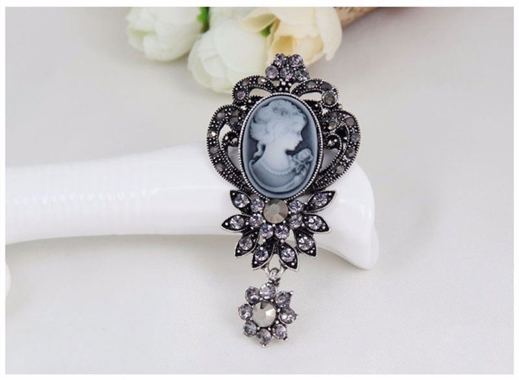 Брошь Камея