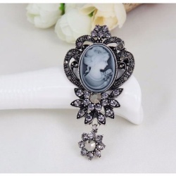 Брошь Камея