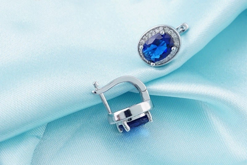 Сережки з цирконом Овал