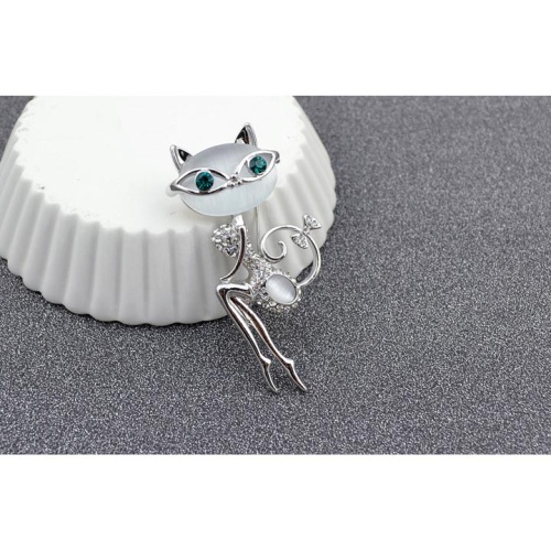 Брошь Кошечка с зелеными глазами