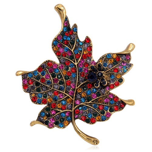 Брошь Кленовый лист с кристаллами сваровски
