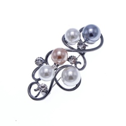 Брошь завиток с бусинами