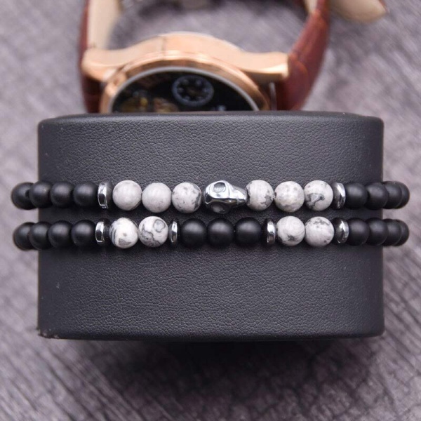 Браслет из шунгита с серым светлым мрамором Череп