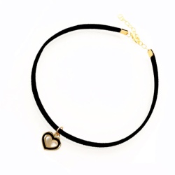 Замшевый чокер чёрного цвета с кулоном Сердечко lan-305