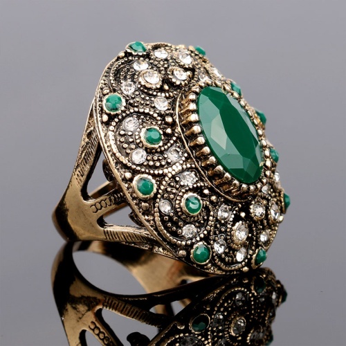 Кольцо с камнями Нихан