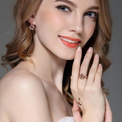 Набор украшений: кулон и серьги Цветок с кристаллами циркона