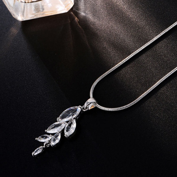 Набір прикрас Кристальний довгий лист: кулон і сережки