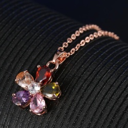 Набор украшений Цветочек: кулон и серьги