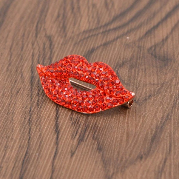 Брошка жіночі Губи