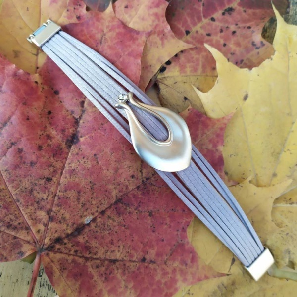 Женский браслет Петля