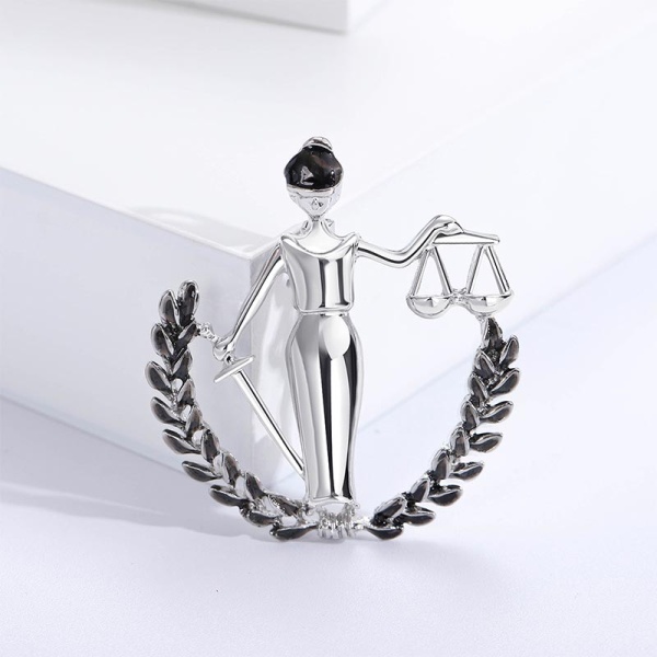 Брошка богиня Феміда срібляста lan-2877