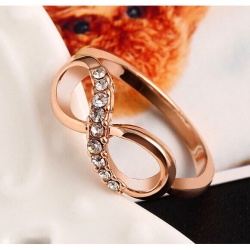 Кольцо Бесконечность с кристаллами