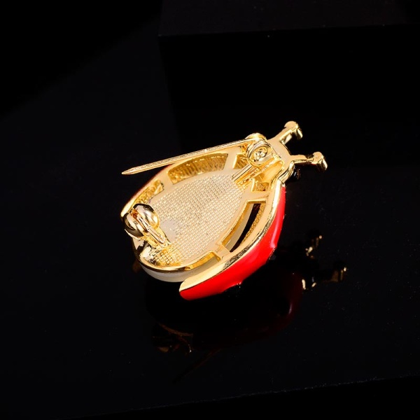 Брошь Божья Коровка