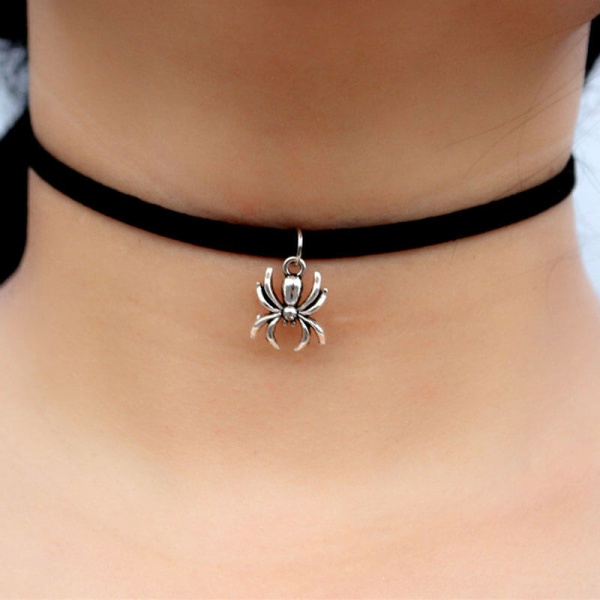 Замшевый чокер с кулоном подвеской Паук lan-1573