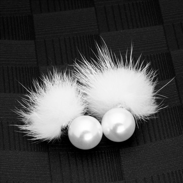 Серьги гвоздики с мехом норки Жемчужина