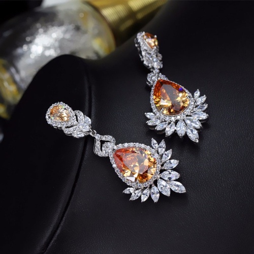 Вечірні сережки з камінням Королівський блиск