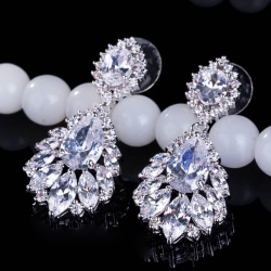 Вечерние серьги с камнями Elegant