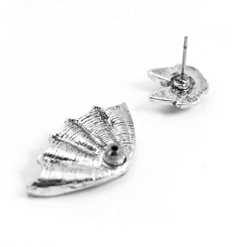 Серьги гвоздики Летучая мышь