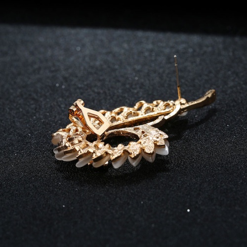 Кафф с камнями птица Павлин