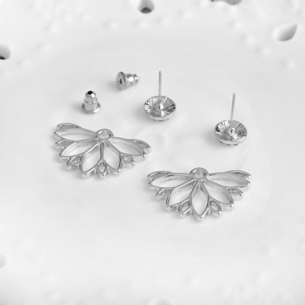 Серьги гвоздики Ромашка