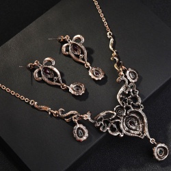 Набір прикрас Мерджан: кольє та сережки