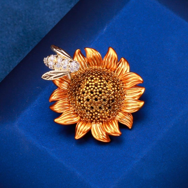 Брошь подсолнух с пчелкой
